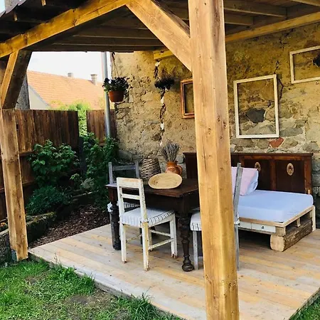 V Malebné Vesničce Apartamento *